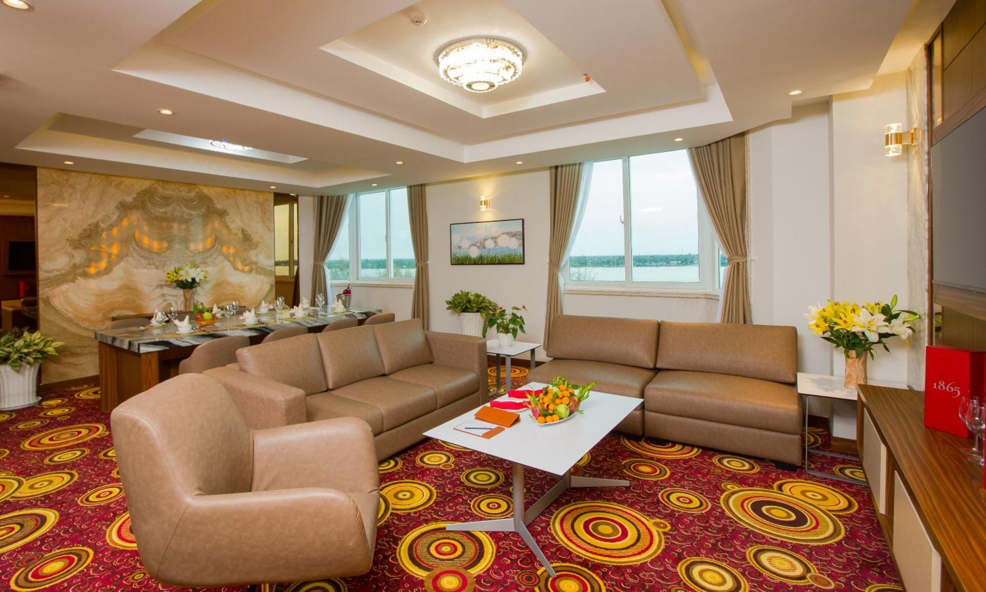 Vạn Phát Riverside Khách sạn Cần Thơ