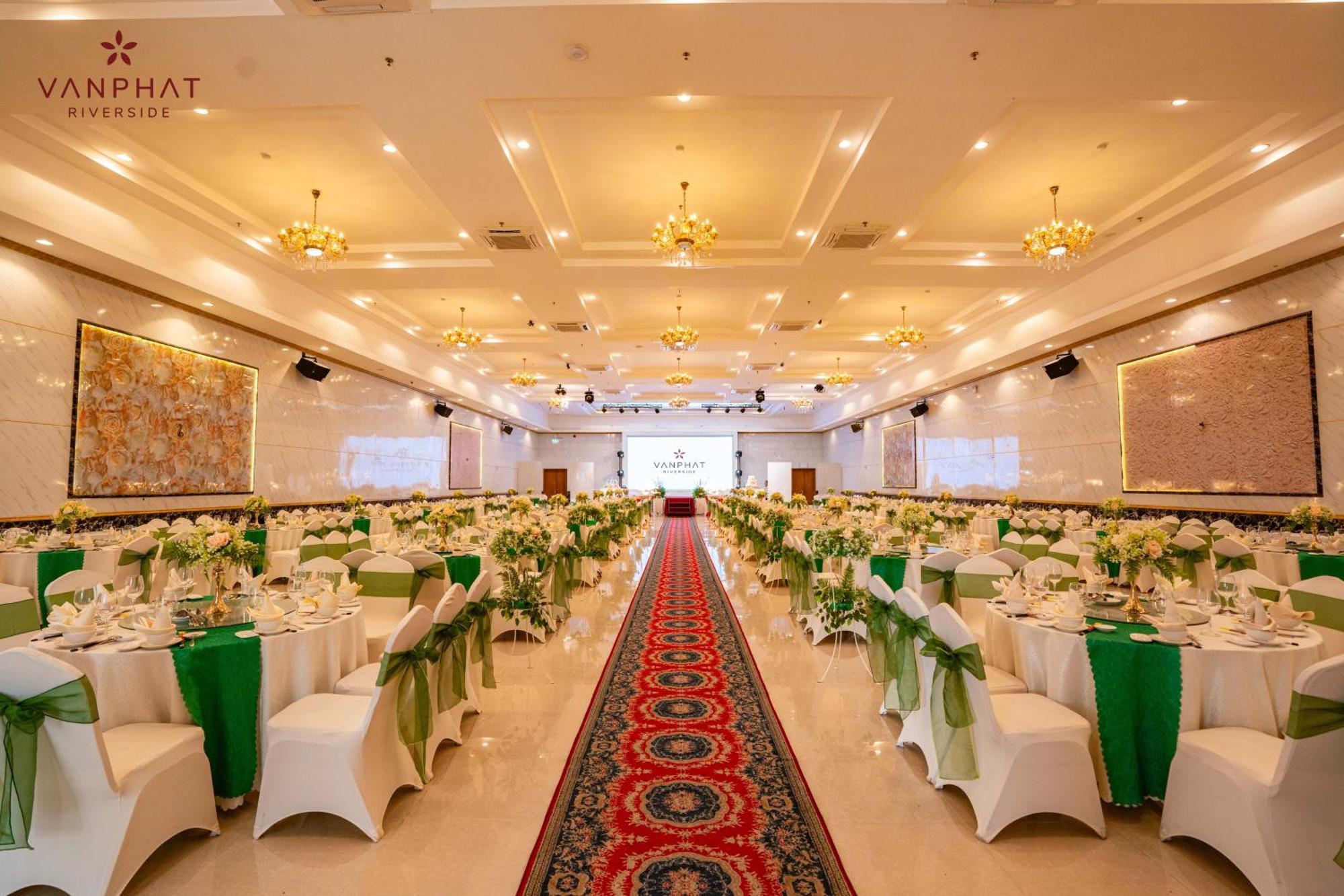Vạn Phát Riverside Khách sạn